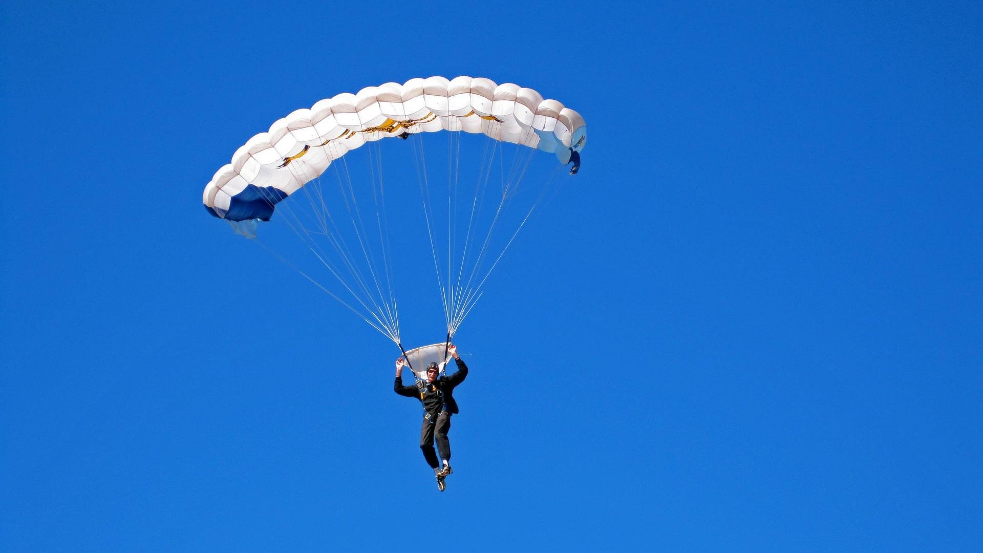 篮球裁判员培训纳入最新执法规则，篮球裁判员培训纳入最新执法规则是什么